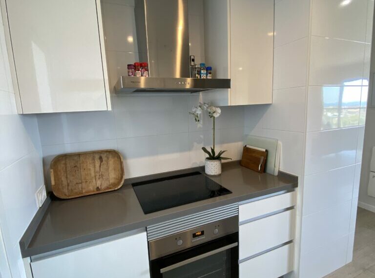 apartamento_sevende_milpalmeras_cocina-768x1024