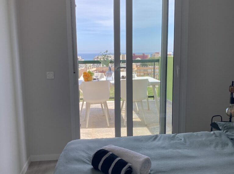 apartamento_sevende_milpalmeras_dormitorio-768x1024