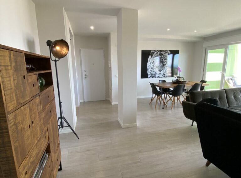 apartment_forsale_milpalmeras_livingroom-768x1024